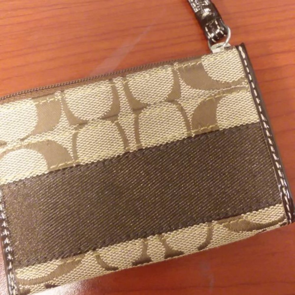 Signature Skinny COACH ID Case